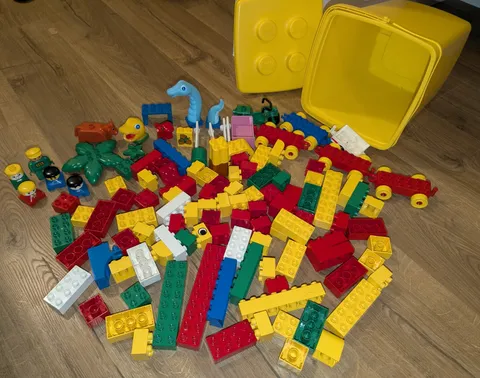 Vintage Lego Duplo Lot (with compatible vintage Tyco dinosaur pieces)&Motorcycle