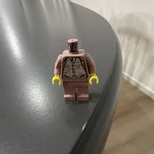 Lego Minifigure Professor Gilderoy Lockhart Set 4730 missing head/hair/cape
