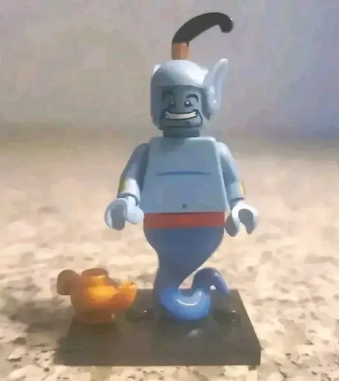 LEGO Disney Aladdin Genie Minifigure with Lamp and Baseplate 71012
