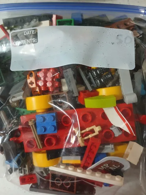 Almost 3 Pounds Of Legos W/minimum Of 1 Mini Figure. FREE SHIPPING !!