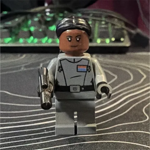 LEGO Star Wars Vice Admiral Rae Sloane minifigure (sw1250)