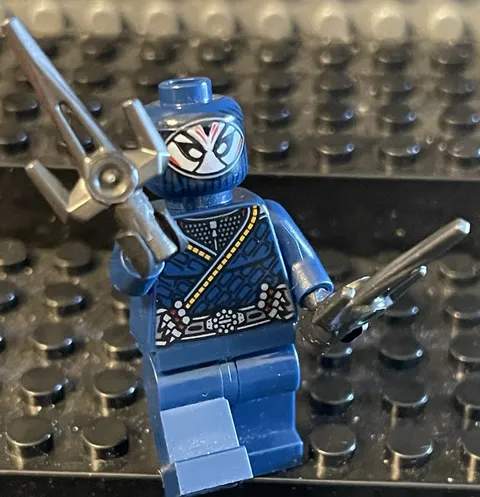 LEGO Marvel Super Heroes Shang Chi Death Dealer Minifigure + Weapons 76177 SH705