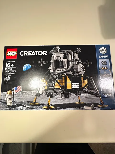 LEGO Creator Expert 10266 NASA Apollo 11 Lunar Lander