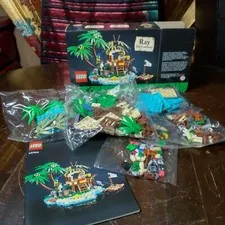 Ray the Castaway Lego 40566 open box not packages plus instructions