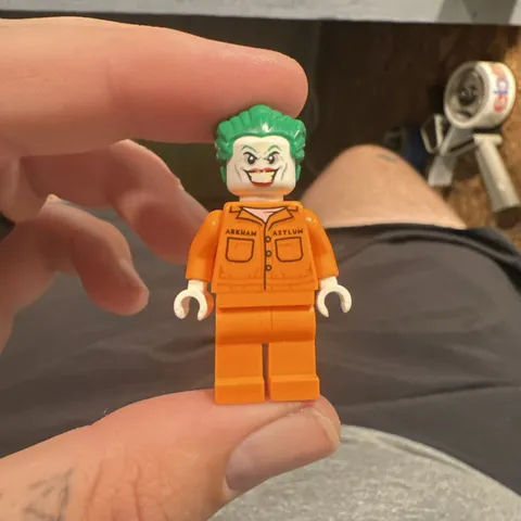 LEGO Joker Prison Minifigure 76138 sh0598 DC Super Heroes Arkham Asylum Batman