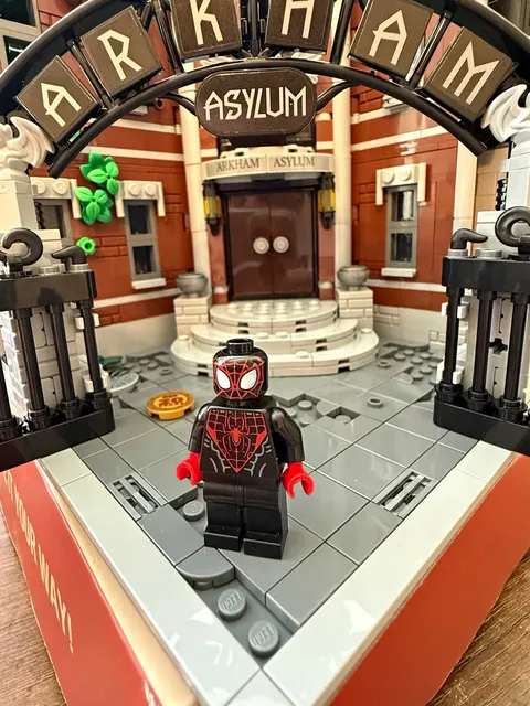LEGO Miles Morales Spider-Man Minifigure SH0190 - Black/Red Suit 76036 100% LEGO
