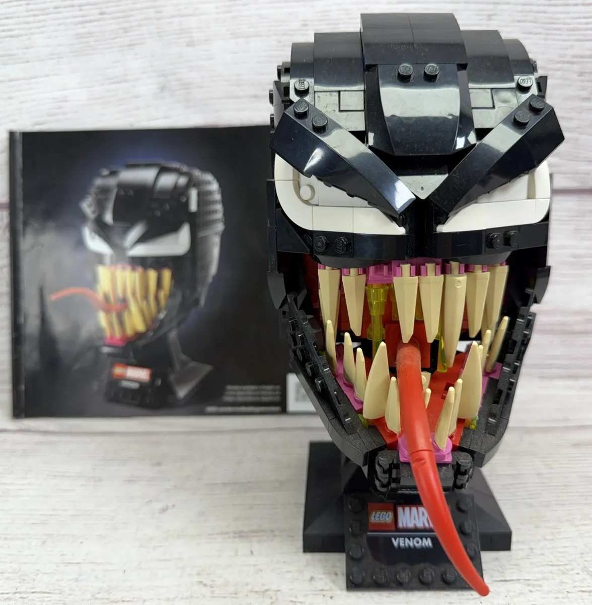 LEGO Marvel Venom Head Mask Display 76187 with Instruction Manual