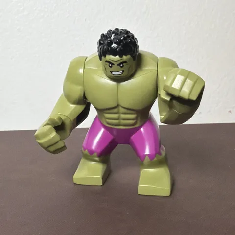 LEGO Marvel Super Heroes Incredible Hulk Purple Pants 76018 Big Figure Avengers