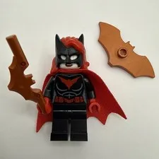 LEGO sh0522 Batwoman Red Cape DC Super Heroes Minifigure WEAPONS FREE Shipping
