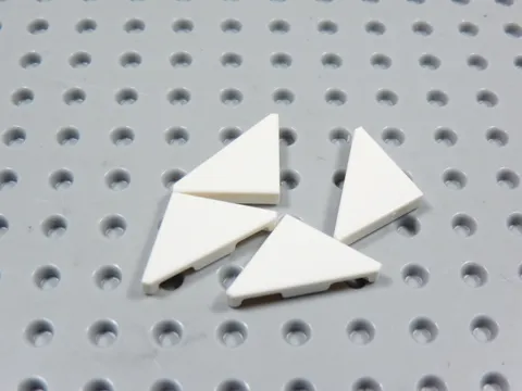 LEGO Lot of 4 White 2x2 Smooth Cut Corner Tiles Plates BH