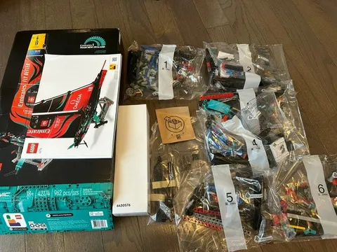 LEGO 42174 Emirates Team New Zealand AC75 Yacht new open damaged box