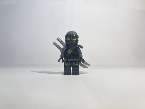 LEGO NINJAGO Minifigure – Honor Robe Cole - Day of The Departed - Authentic 