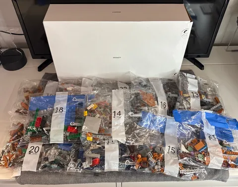 LEGO Marvel 76294 X-Men X-Mansion BUILD ONLY NO MINIFIGURES, SENTINAL, READ!