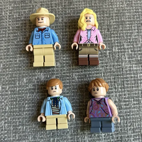 LEGO Jurassic World - Jurassic Park Velociraptor Chase Set 75932 Minifig Lot