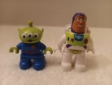 LEGO Minifigures Alien & BUZZ LIGHTYEAR Disney 16 Toy Story Collectible 71012
