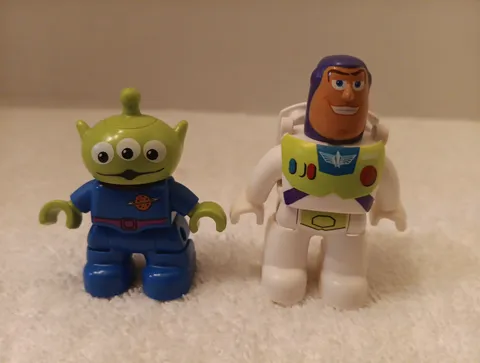 LEGO Minifigures Alien & BUZZ LIGHTYEAR Disney 16 Toy Story Collectible 71012