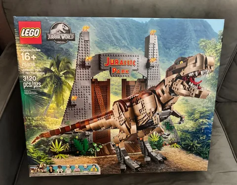 LEGO JURASSIC PARK -- T. REX RAMPAGE BRAND NEW SEALED IN BOX RETIRED SET 75936