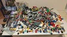 Over 9Lbs LEGO Mixed Bulk Lot Unsorted Parts Pieces Minifigs Plates Used