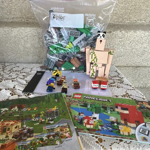 LEGO Minecraft Bulk Lot Steve Alex Iron Golem Minifigures TNT Blocks Booklet