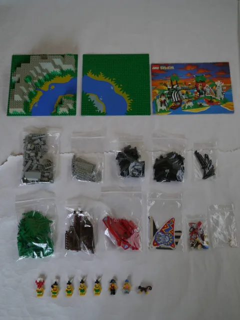 LEGO Enchanted Island 6278 Vintage South Sea Warrior Series Minifigures Set
