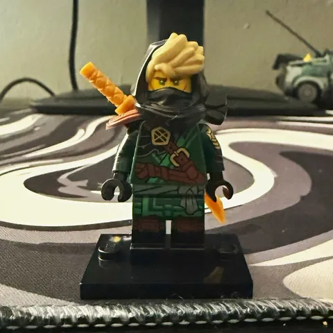 LEGO NINJAGO Ninja Minifigure w/ Hood & Sword Weapon + Display Base