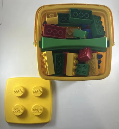 Lot of 100 Lego Duplo Bricks & Yellow Bucket 2x2 2x4 Multicolor