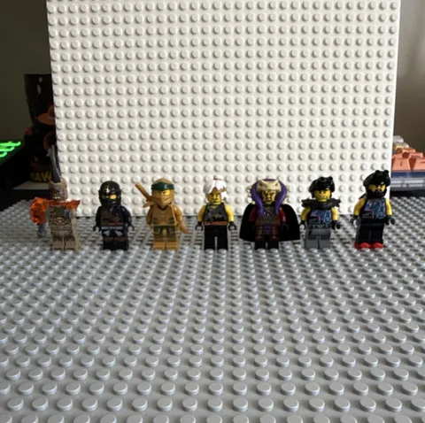 LEGO Minifigures Lot of 7 Mixed Characters Plastic Minifigure Age 6+