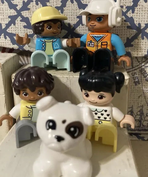 Duplo Lego Figures Lot Of 5 Different Figures Puppy/ Julian  +++