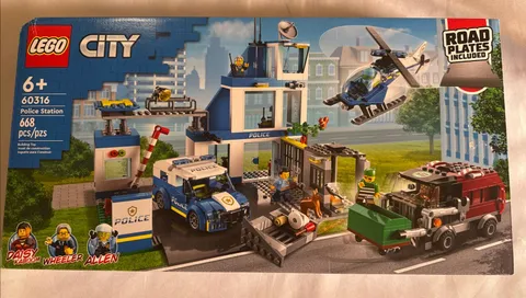 LEGO 60316 POLICE STATION - BRAND NEW