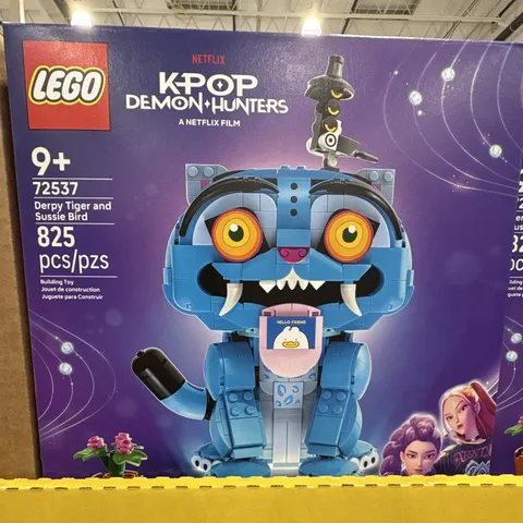 LEGO KPOP Demon Hunters 72537 Derpy Tiger and Sussie Bird Set 825 pcs