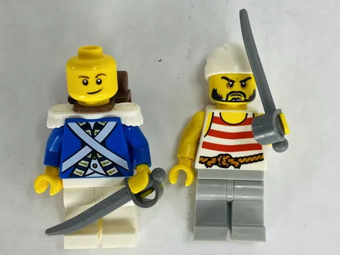 LEGO Minifigures from Pirates Treasure Island Set 70411 pi153 Blue Coat & pi160