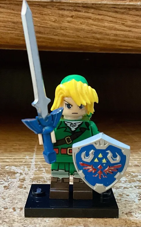 Custom Link Minifigure Legend of Zelda Master Sword Hylian Shield 