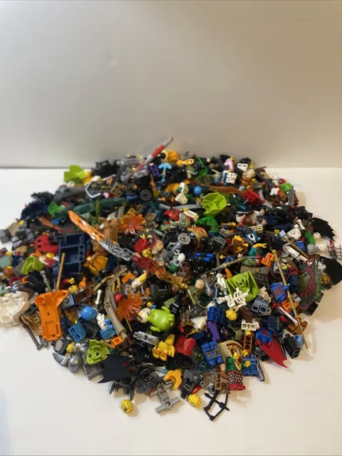 Huge Bulk LEGO Minifig Lot Star Wars Ninjago Chima Gallon Bag Bulk Lot