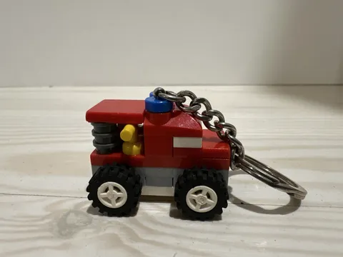 LEGO® Firetruck Engine Firefighter Keychain 850952 2016 Lego City Mini figure
