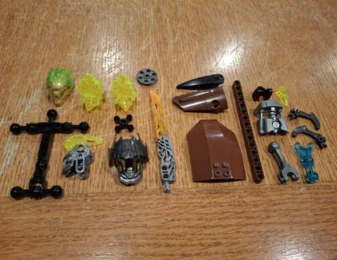 LEGO BIONICLE / Hero Factory Bulk Lot Mixed Parts Pieces & Accessories Plastic