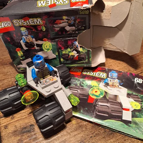 Lego Space #6818 UFO CYBORG SCOUT ~100% Complete w/ Manual and damaged box
