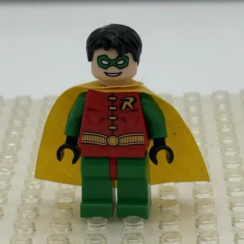 LEGO Robin Minifigure Bat009 Set 7885 Robins Scuba Jet Attack of The Penguin