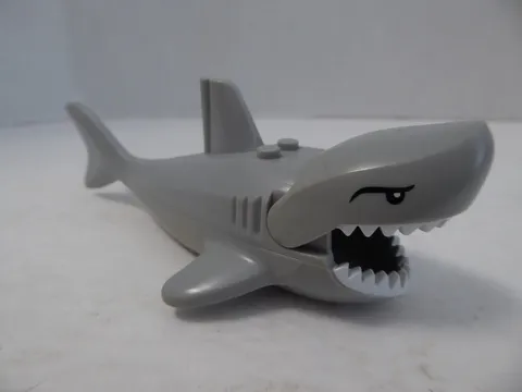 LEGO Great White Shark with Gills and Teeth Minifigure 6243 8633