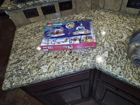 New LEGO FRIENDS: Igloo Holiday Adventure (41760)