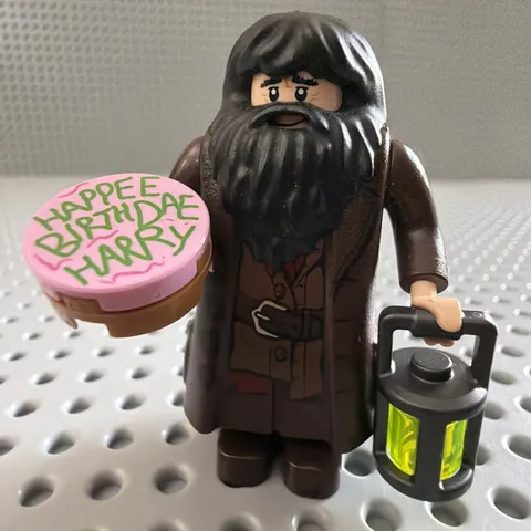 Rubeus Hagrid Minifigure - LEGO Harry Potter 'Happee' Cake 10217 hp111