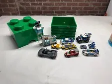 LEGO Block Storage Container Box Organizer Green Square with misc lego pieces
