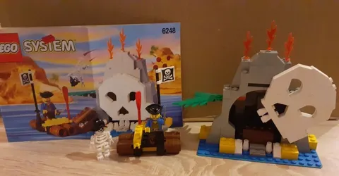 Vintage Lego Pirates 6248 Volcano Island Complete with Instructions