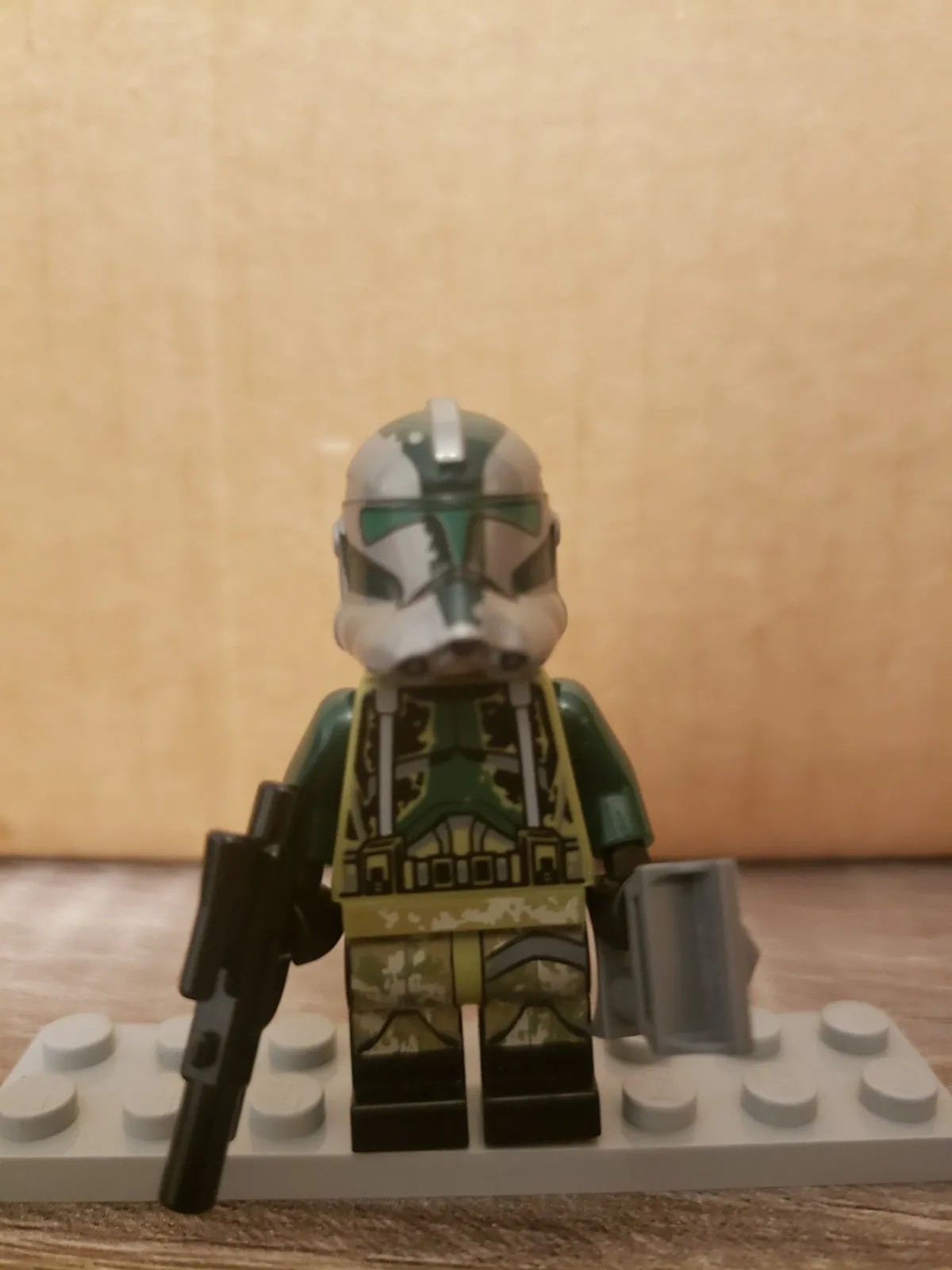 LEGO STAR WARS COMMANDER GREE FROM LEGO SET 75034