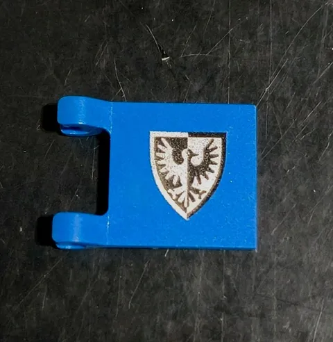 Vintage LEGO 2335 Flag 2 x 2 Square w Black Falcon Shield Unbroken Castle Part