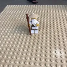 Lego Wu Sensei Minifigure Gold Trimmed Outfit Ninjago njo0180