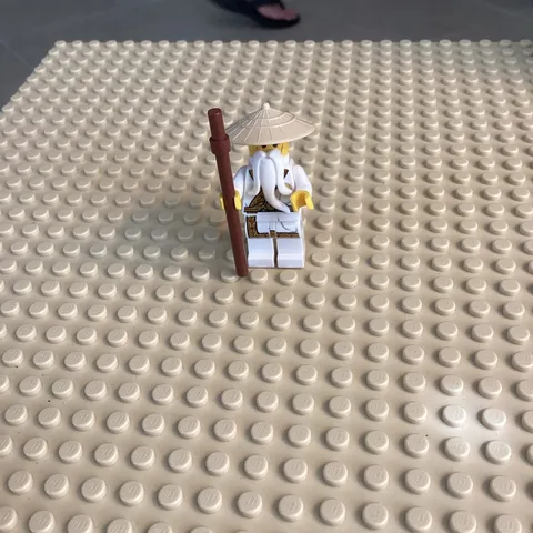 Lego Wu Sensei Minifigure Gold Trimmed Outfit Ninjago njo0180