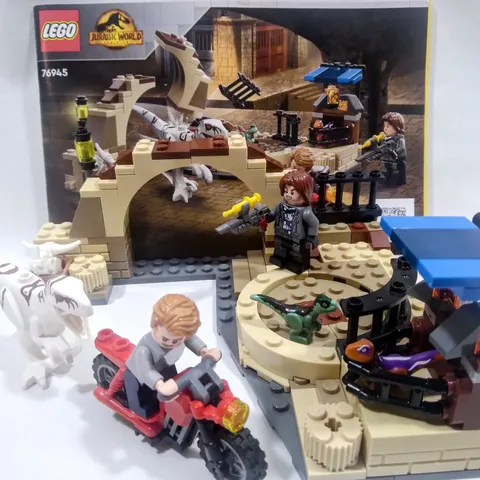 🔥LEGO Jurassic World 76945 Atrociraptor Dinosaur Bike Chase Complete w/ Manual