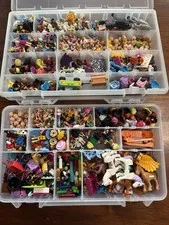 Huge Lot LEGO Mini Figures, LEGO Friends & Accessories Hundreds of pieces