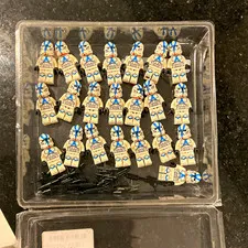 LEGO Star Wars Clone Trooper Minifigure Lot w/ Blasters, Blue Markings