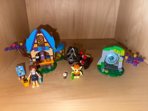 LEGO Elves: The Capture of Sophie Jones (41182)